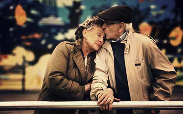 old-woman-and-man-in-love