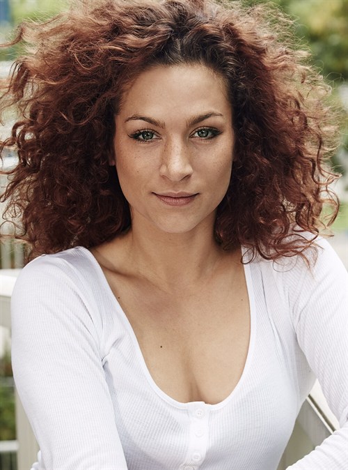 eva-van-de-wijdeven-photo-wikkie-hermkens1_500x674